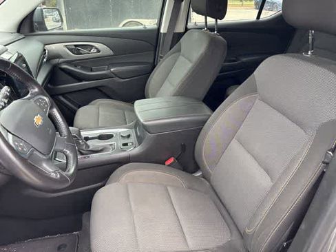 Used 2021 Chevrolet Traverse LT FWD image 11