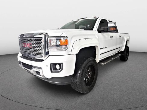 Used 2016 GMC Sierra 2500 Denali w/ Duramax Plus Package image 3