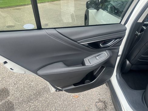 Used 2023 Subaru Outback Touring AWD/4WD image 19