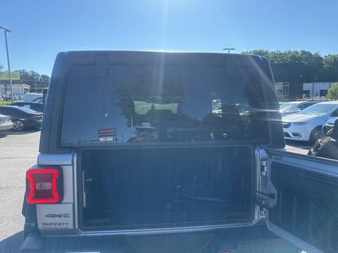 Used 2021 Jeep Wrangler Unlimited Rubicon 4xe w/ Cold Weather Group AWD/4WD image 22
