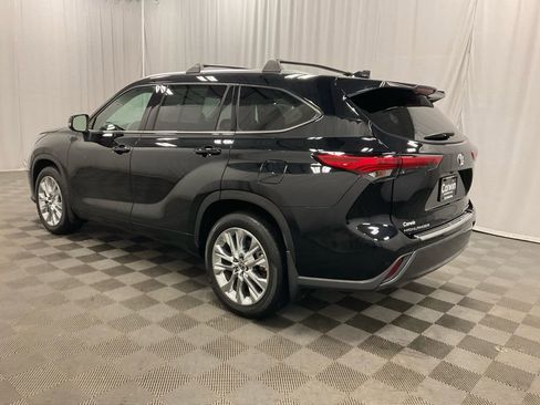 Used 2023 Toyota Highlander Limited image 4
