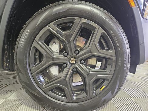 Used 2024 Rivian R1S Adventure AWD/4WD image 11