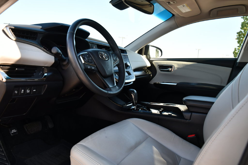 Used 2018 Toyota Avalon XLE Premium FWD image 19