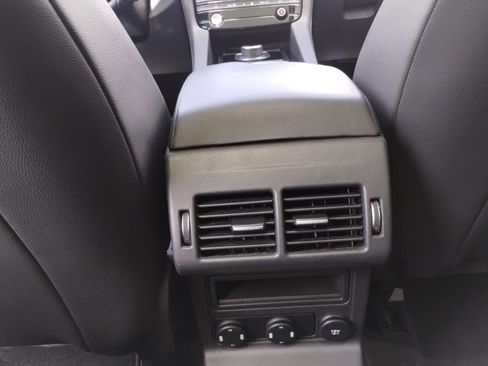 Used 2019 Jaguar F-PACE Premium AWD/4WD image 46