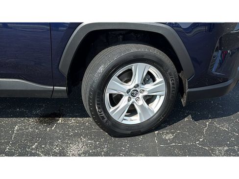 Used 2019 Toyota RAV4 XLE w/ Convenience Package AWD/4WD image 11