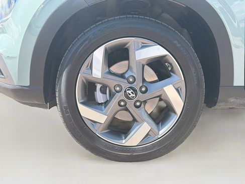 Used 2025 Hyundai Venue SEL FWD image 11