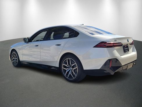 Used 2025 BMW i5 M60 w/ Premium Package image 5