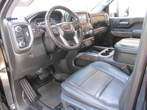 Used 2023 GMC Sierra 3500 Denali w/ Denali Black Diamond Edition AWD/4WD image 13