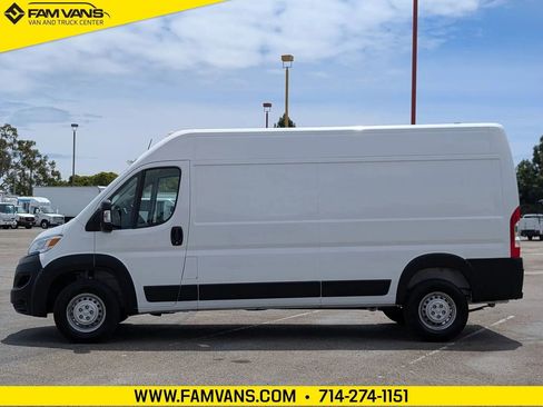 Used 2026 RAM ProMaster 2500 w/ Convenience Group FWD image 4