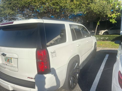 Used 2019 Chevrolet Tahoe Premier w/ RST Edition image 8