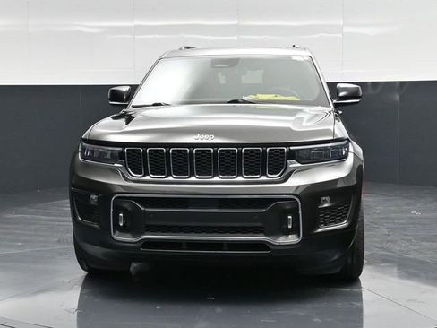 Used 2022 Jeep Grand Cherokee L Overland w/ Luxury Tech Group IV AWD/4WD image 4