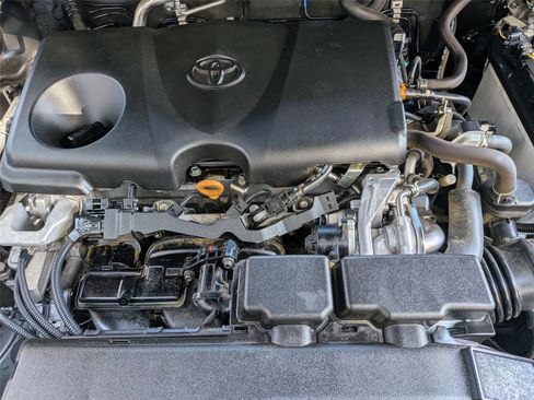 Used 2021 Toyota RAV4 XLE image 32