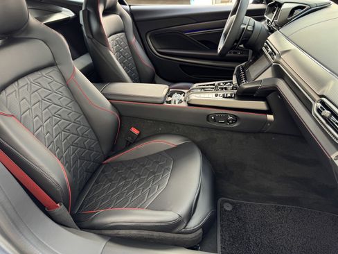 New 2025 Aston Martin Vanquish image 18