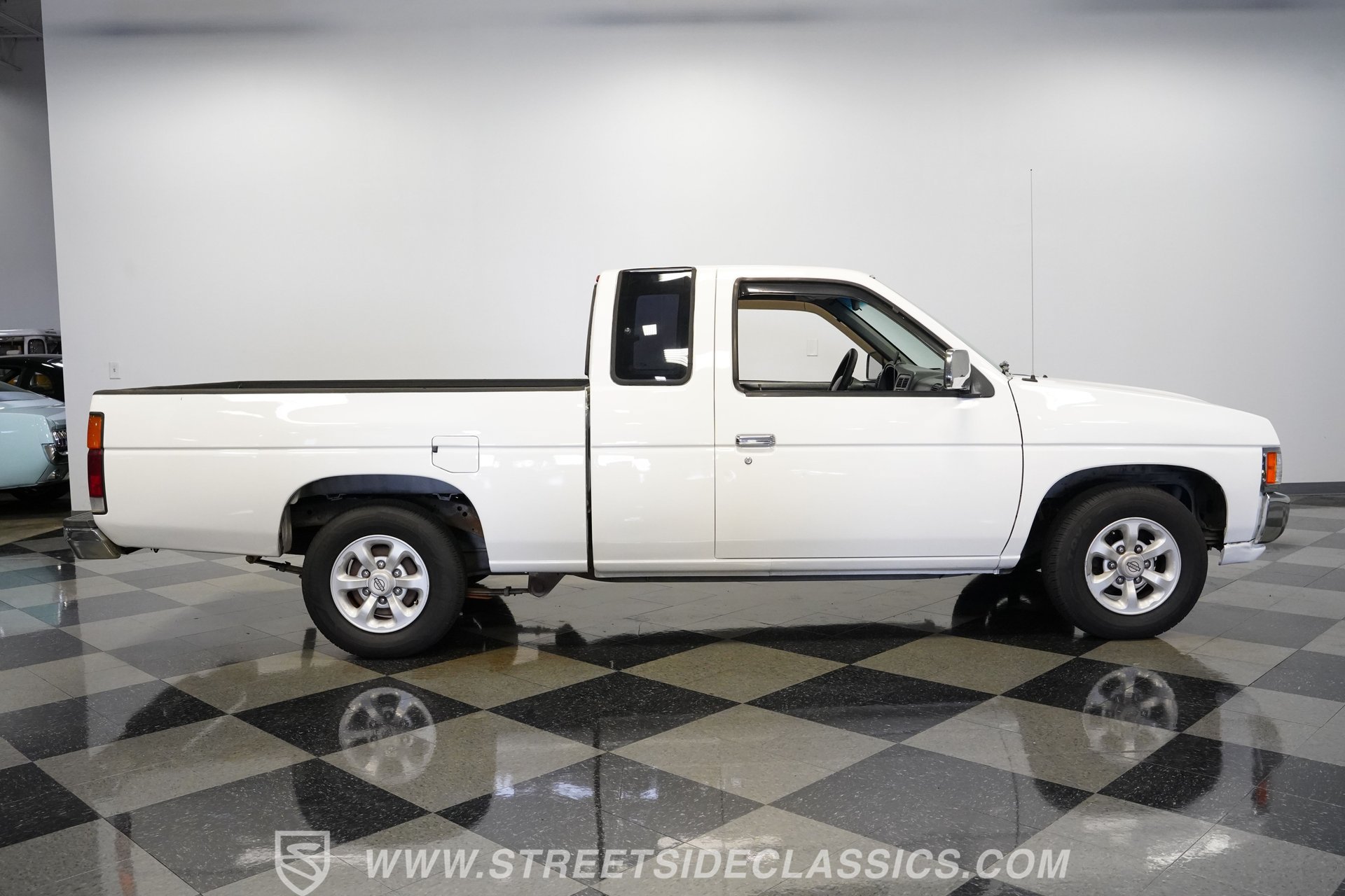 Used 1996 Nissan Pickup 2WD King Cab image 15
