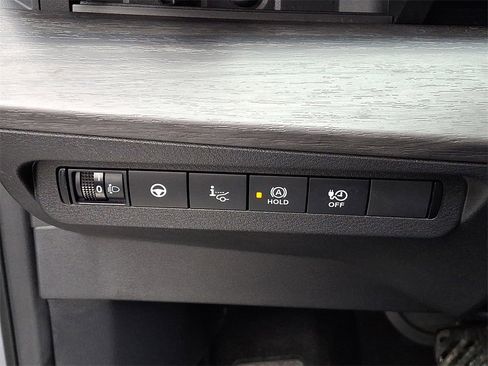 Used 2024 Nissan Ariya AWD image 26