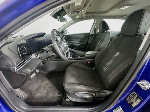 Used 2025 Hyundai Elantra SEL FWD image 13
