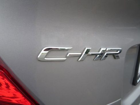 Used 2019 Toyota C-HR Limited FWD image 8