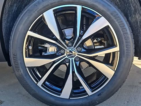 New 2026 Volkswagen Atlas SEL Premium R-Line AWD/4WD image 9