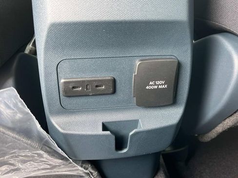 New 2025 Ford Maverick XLT w/ XLT Luxury Package image 19