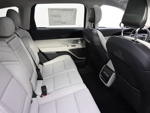 New 2026 Lincoln Nautilus Reserve image 18