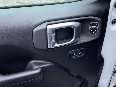 Used 2019 Jeep Wrangler Unlimited Sport S image 16