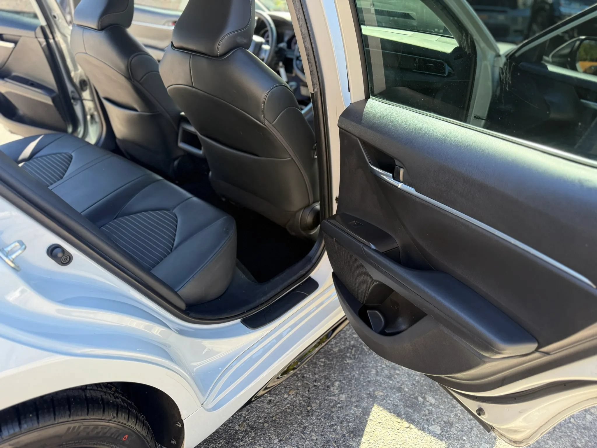Used 2022 Toyota Camry SE FWD image 22