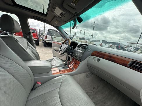 Used 2003 Lexus LS 430 RWD image 56