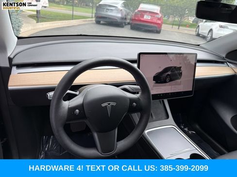 Used 2023 Tesla Model Y Long Range AWD/4WD image 23