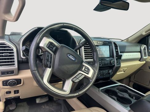 Used 2017 Ford F250 Lariat w/ Lariat Ultimate Package AWD/4WD image 10