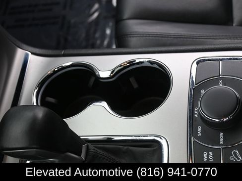 Used 2018 Jeep Grand Cherokee Limited image 23