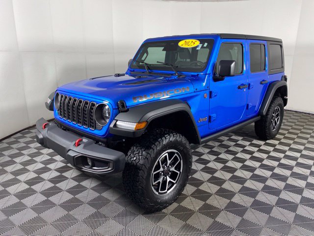 Used 2025 Jeep Wrangler Unlimited Rubicon w/ Convenience Group AWD/4WD image 11