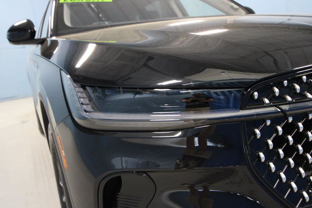 Used 2024 Lincoln Nautilus Premier AWD/4WD image 36