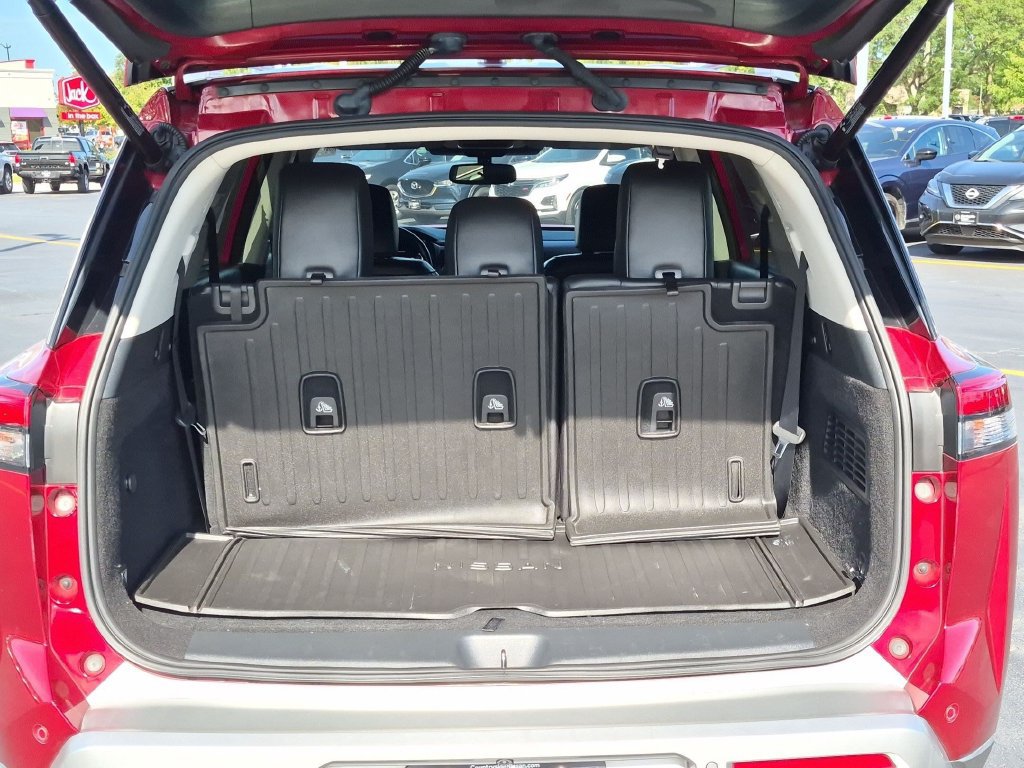 Used 2022 Nissan Pathfinder Platinum w/ Cargo Package FWD image 29
