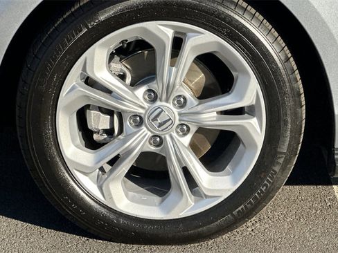 Certified 2025 Honda Accord LX image 29