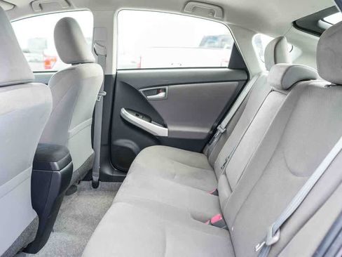 Used 2015 Toyota Prius Two w/ Preferred Accessory Package FWD image 18