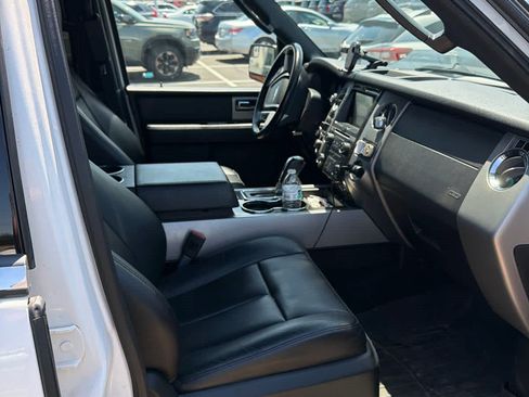 Used 2016 Ford Expedition Limited AWD/4WD image 5