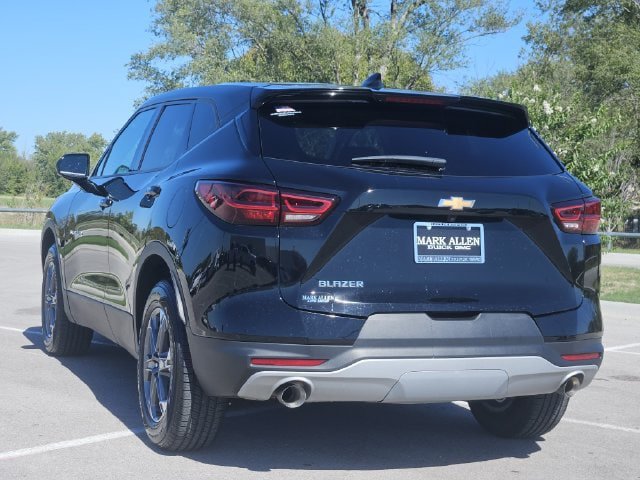 Used 2025 Chevrolet Blazer LT FWD image 5
