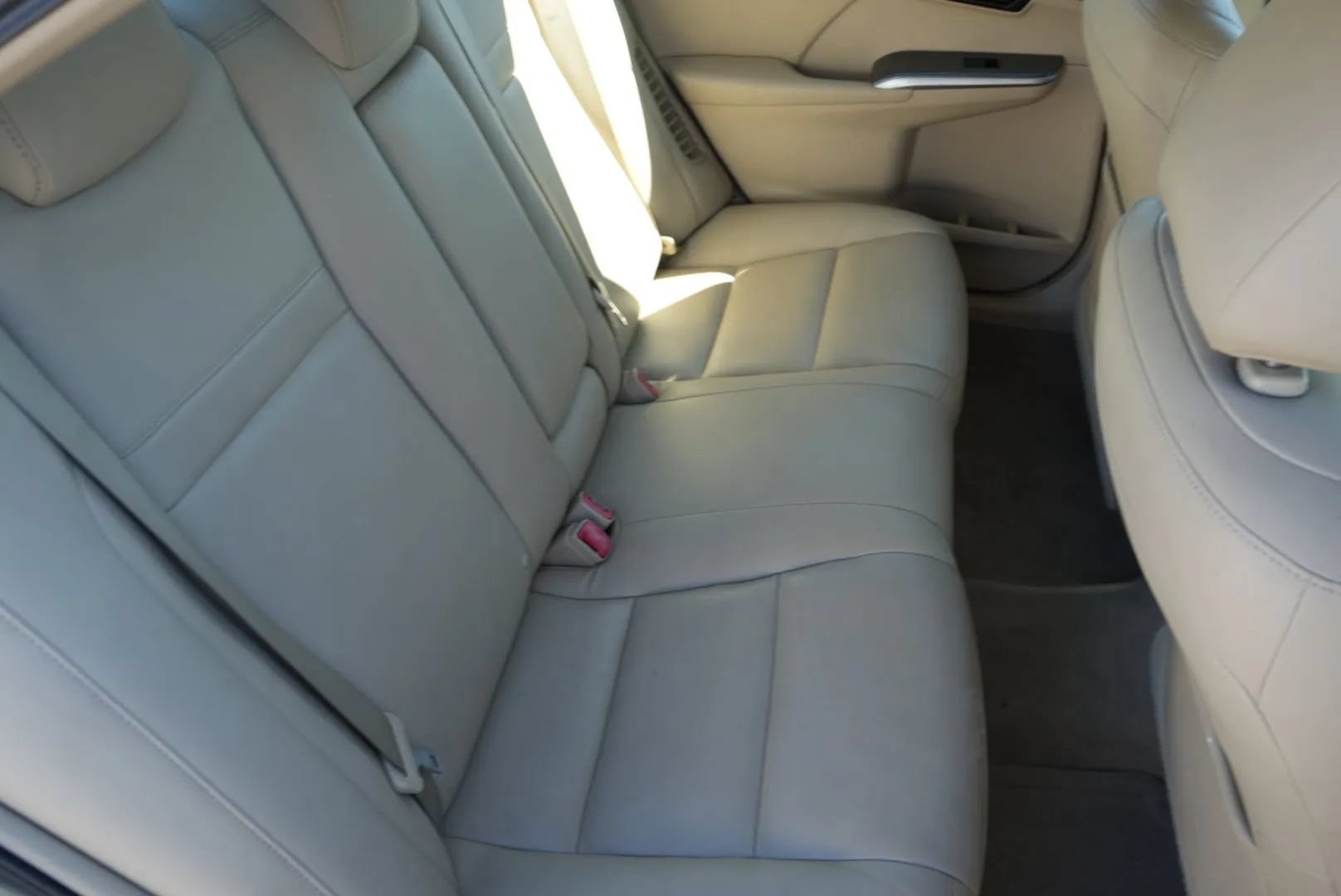 Used 2012 Toyota Camry XLE w/ Convenience Pkg FWD image 19
