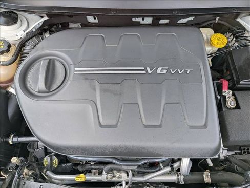 Used 2016 Jeep Cherokee Limited w/ Luxury Group FWD image 21