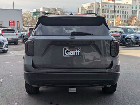 Used 2020 Ford Explorer XLT w/ Comfort Package image 4