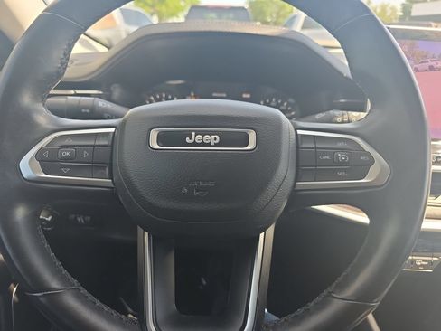 Used 2022 Jeep Compass Latitude AWD/4WD image 23