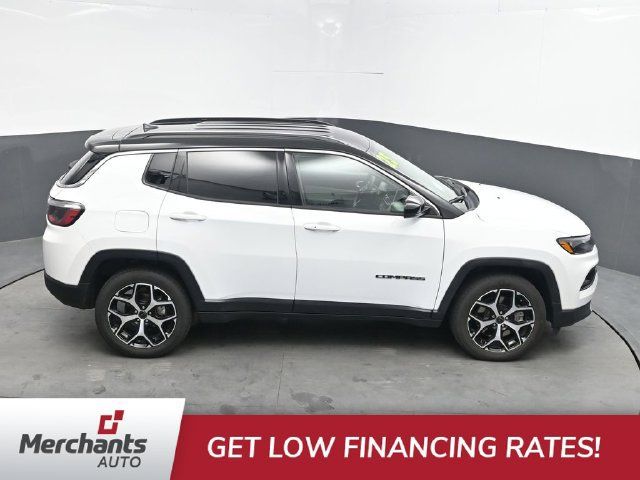 Used 2025 Jeep Compass Limited AWD/4WD image 30