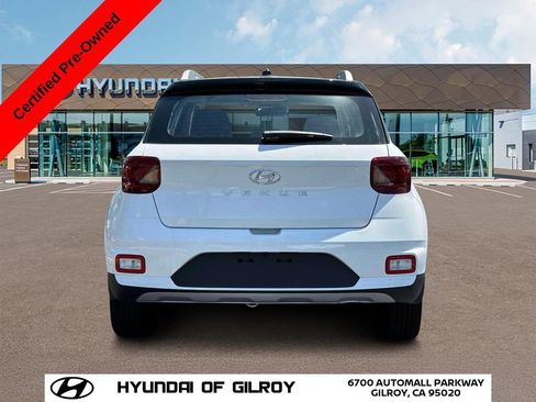 Used 2025 Hyundai Venue Limited image 8