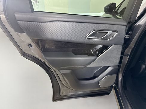 Used 2019 Land Rover Range Rover Velar R-Dynamic SE AWD/4WD image 26