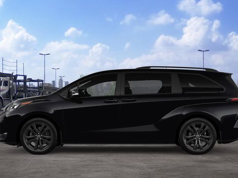 New 2026 Toyota Sienna XSE FWD image 6