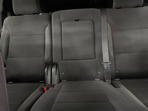 Used 2022 Chevrolet Suburban LS image 19