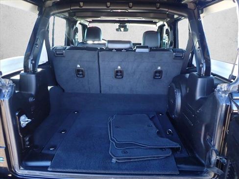 Used 2021 Jeep Wrangler Unlimited Sahara image 8