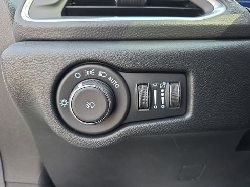 New 2026 Chrysler Pacifica Limited image 30