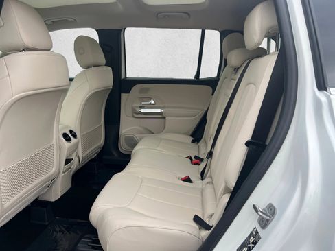 New 2026 Mercedes-Benz GLB 250 4MATIC image 17
