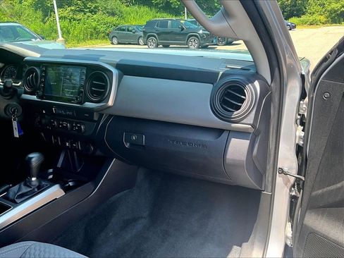 Certified 2021 Toyota Tacoma SR5 AWD/4WD image 13